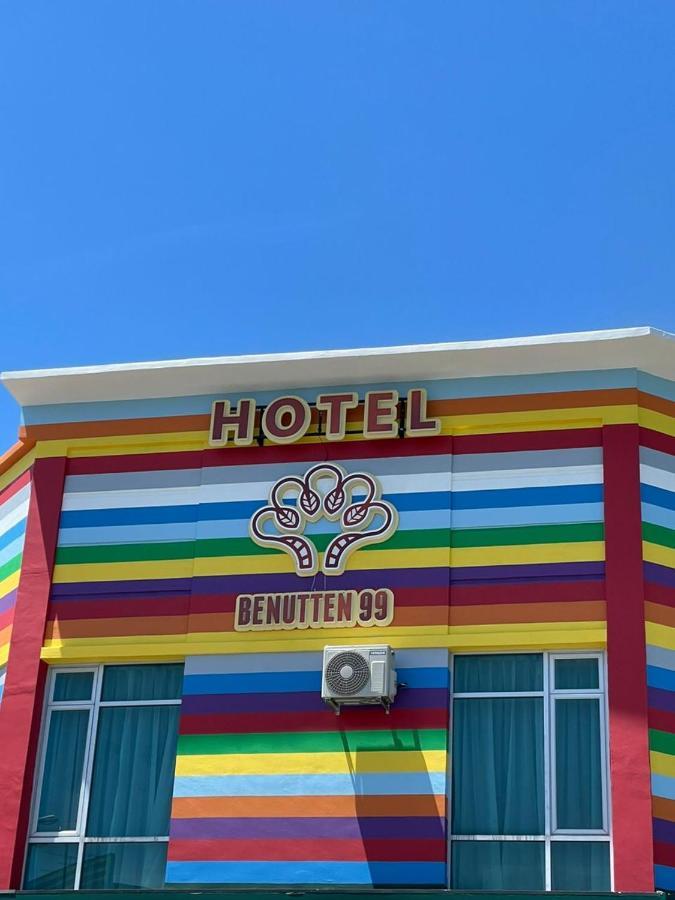 Benutten 99 Hotel Kampong Parit Tengah Экстерьер фото