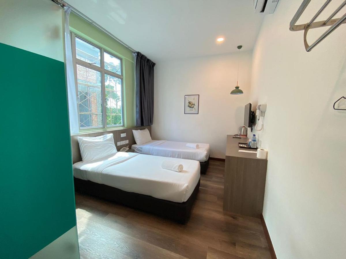 Benutten 99 Hotel Kampong Parit Tengah Экстерьер фото