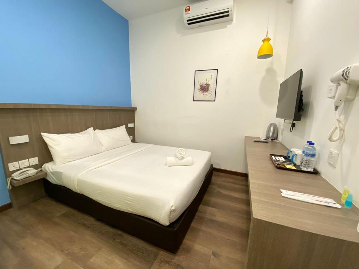 Benutten 99 Hotel Kampong Parit Tengah Экстерьер фото